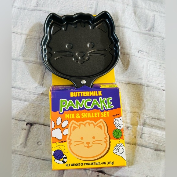 Wonder Treats Mini Cat Skillet And Buttermilk Pancake Mix - Picture 1 of 7